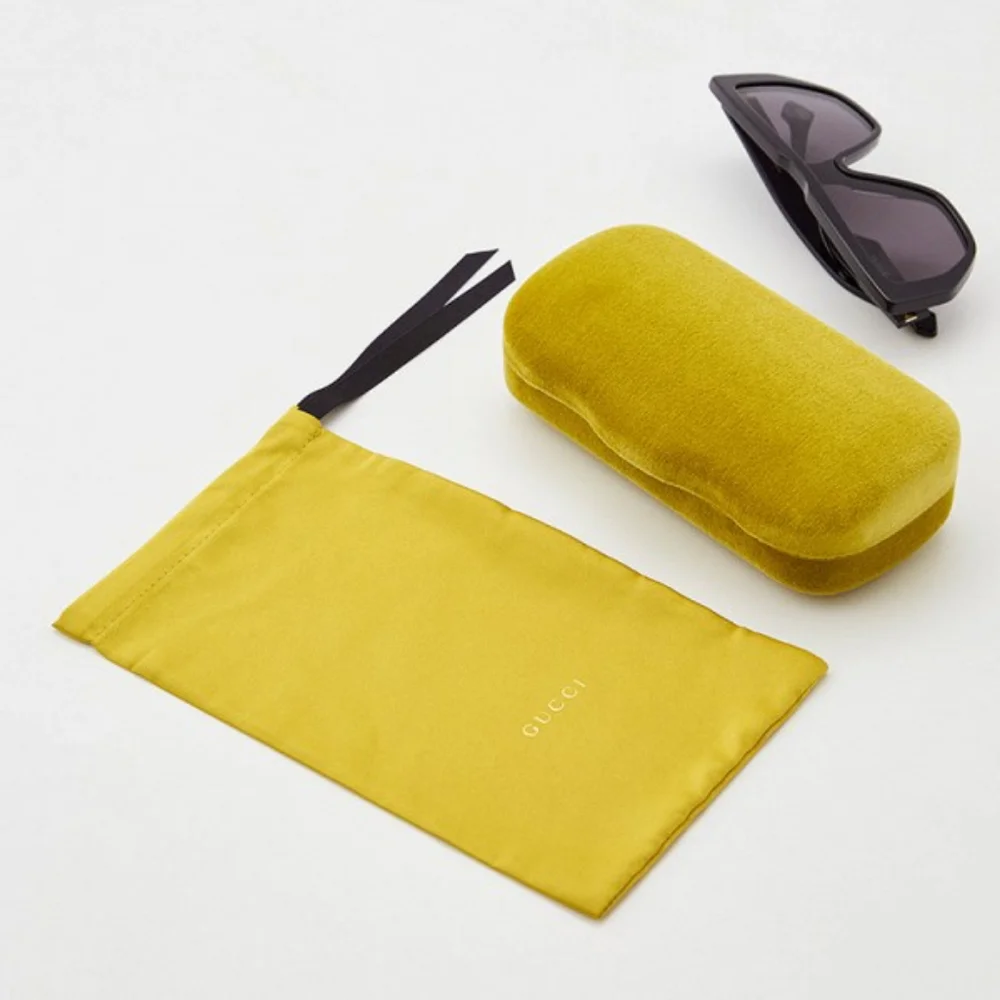 New- 💯original Gucci Grey Shield Sunglasses GG0997S 00